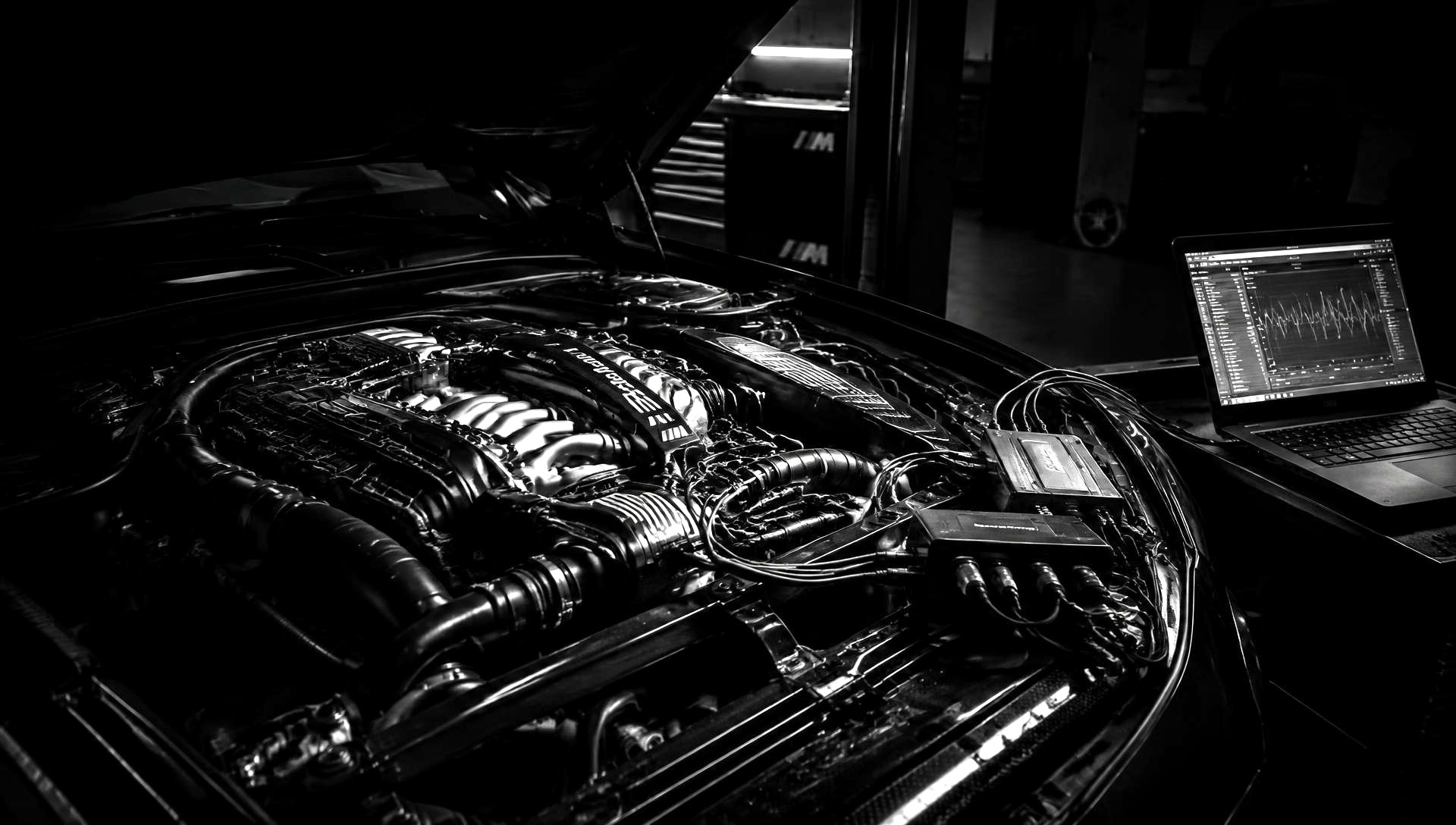 Motorraum im Diagnose-Workshop